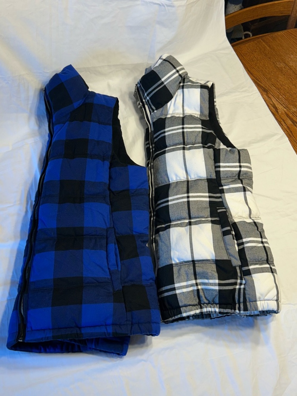 Old Navy vests size L